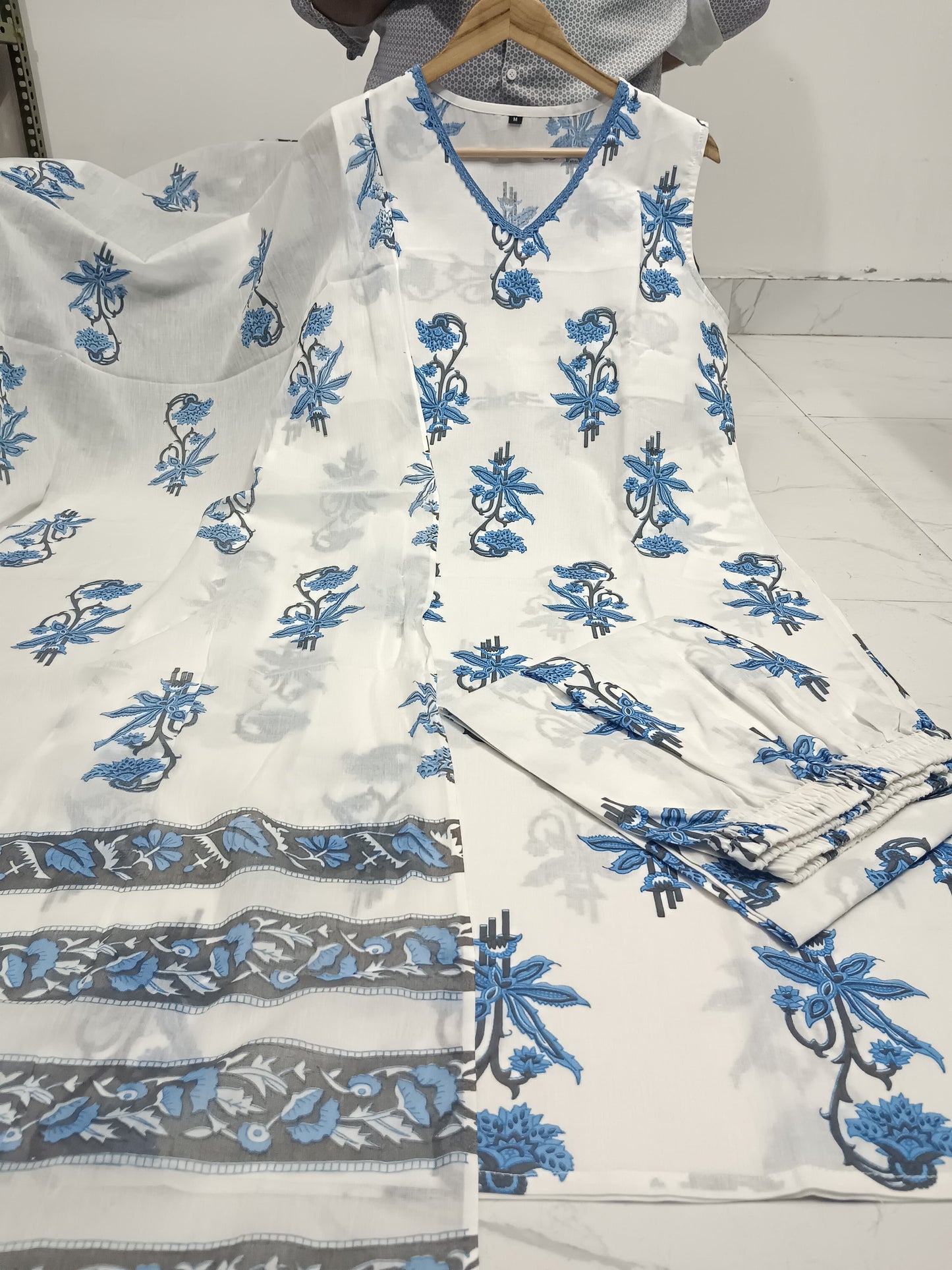 Bannisaa Azure Bloom 3 piece Kurta Set