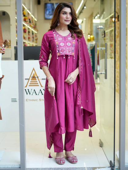 Bannisaa Magenta Pink Cotton Suit Set - Traditional Mirror Work Embroidery with Geometric Motifs