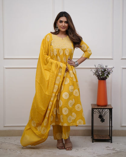 Bannisaa Golden Sunshine Fully Flaird Anarkali 3-Piece Kurta Set