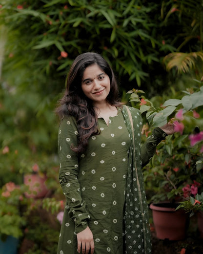 Bannisaa Olive Green Bandhani Print Suit Set - Traditional Tie-Dye with Golden Dupatta