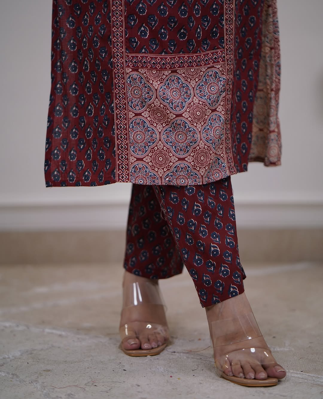 Bannisaa Deep Emerald Mughal Heritage Suit Set - Regal Paisley with Golden Zardozi Accents