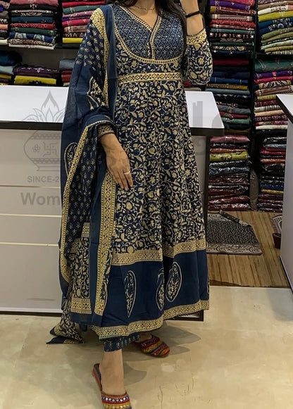 Bannisaa Royal Banarasi Weave Suit Set - Golden Paisley with Traditional Brocade Work