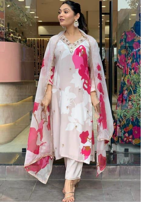 Bannisaa Chanderi silk 3-Piece Kurta Set