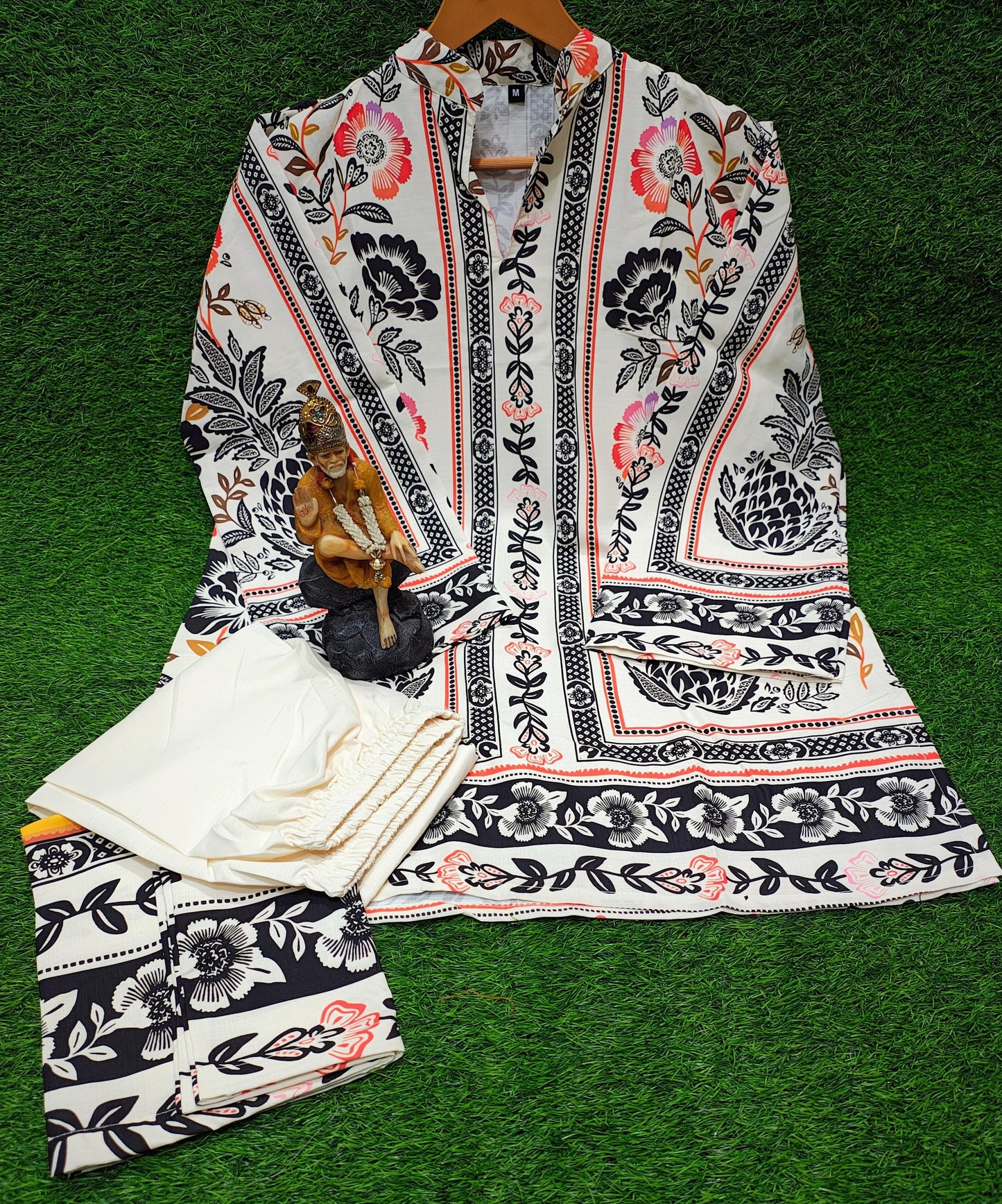 Bannisaa Monochrome Rose Muslin Printed Co-ord Set - Classic Black & Ivory Ensemble