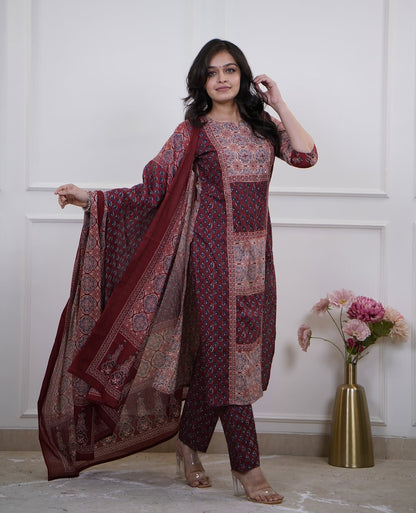 Bannisaa Deep Emerald Mughal Heritage Suit Set - Regal Paisley with Golden Zardozi Accents