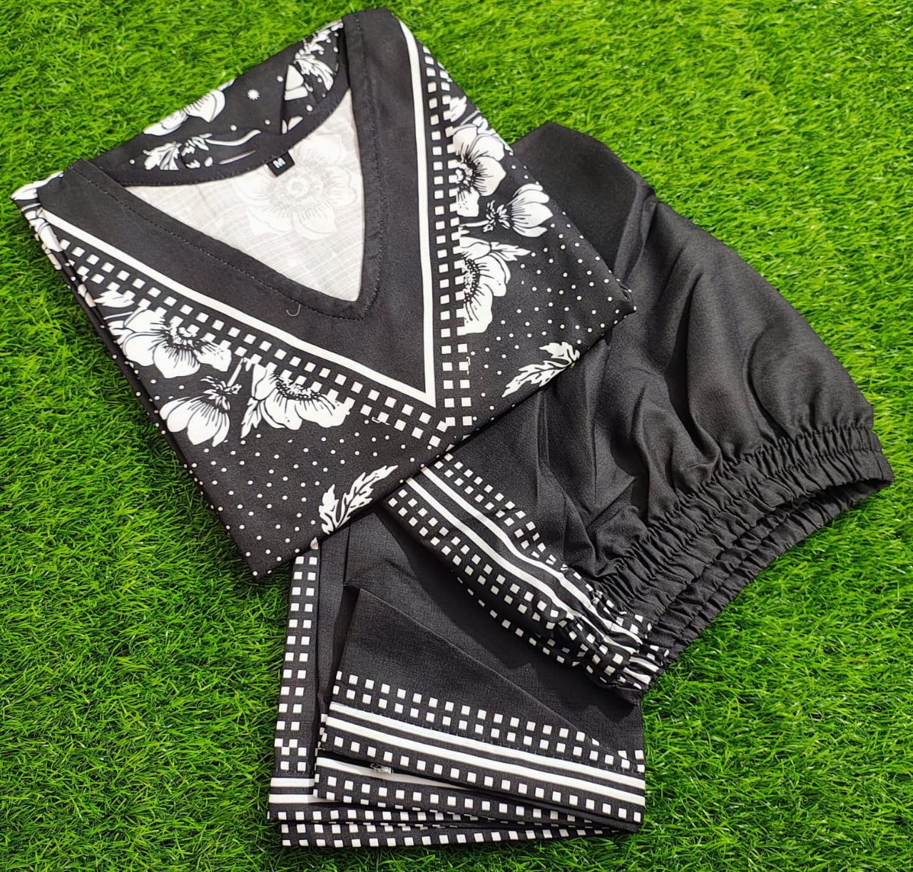 Bannisaa Midnight Garden Muslin Printed Co-ord Set - Navy & White Ensemble