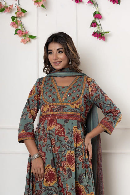 Bannisaa Vintage Floral Print Straight Kurta Set with Dupatta (3 piece suit)