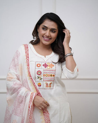 Bannisaa Ivory Ethnic Embroidered 3 piece Kurta Set with Dupatta