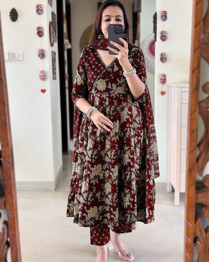 Bannisaa Angrakha Sanganeri print 3-Piece Kurta Set